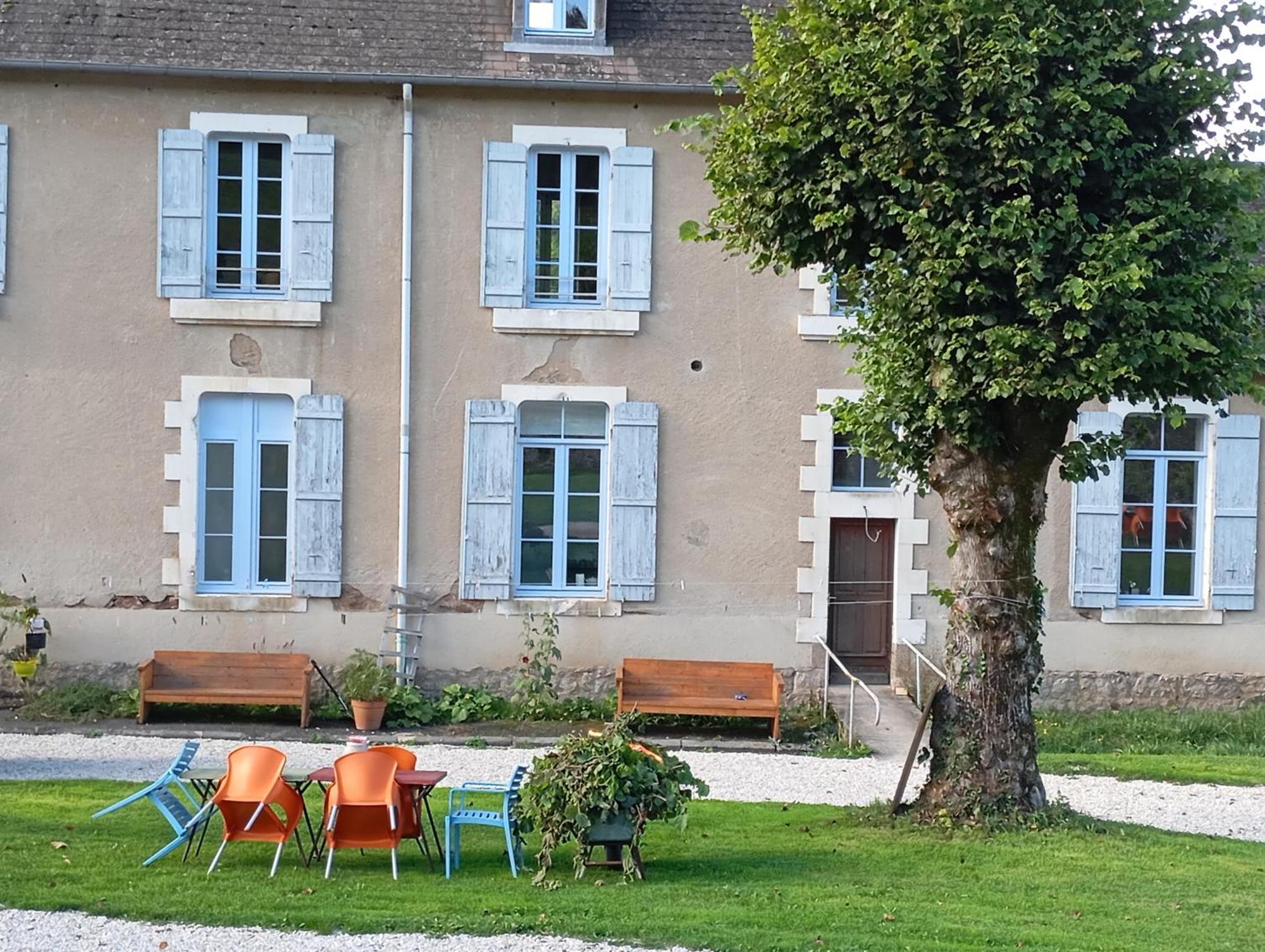L' Ancienne Ecole Du Morvan Larochemillay المظهر الخارجي الصورة